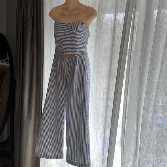 Zara Pants - Women’s Zara Basic one-piece jumpsuit